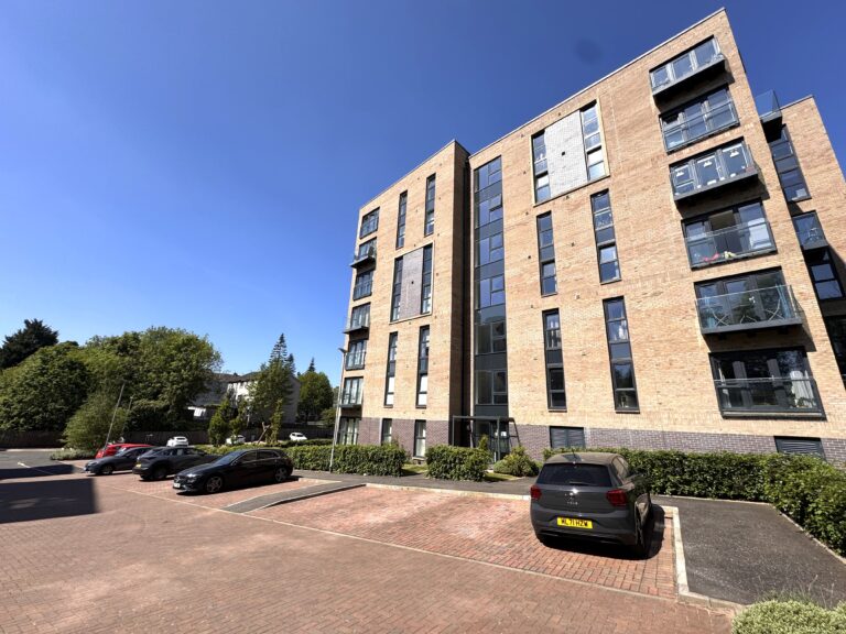 Dorchester Avenue, Glasgow, G12