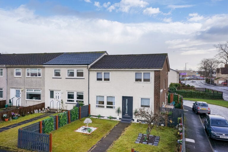 Dalveen Quadrant, Coatbridge, ML5