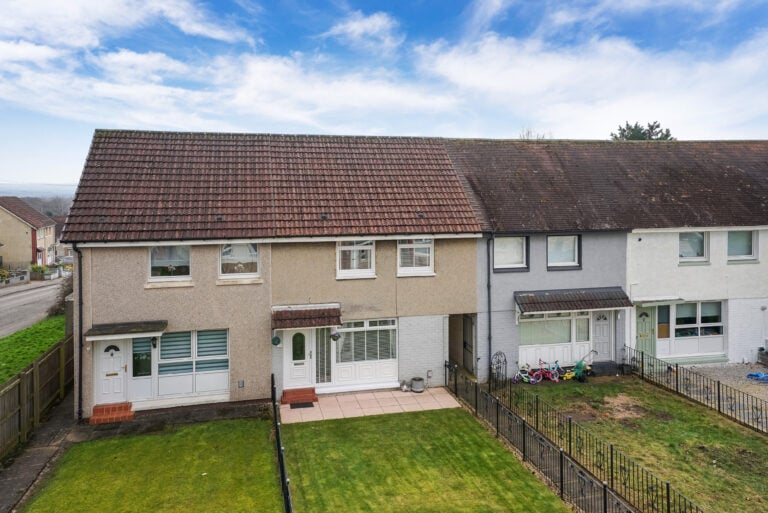 Crombie Gardens, Baillieston, G69
