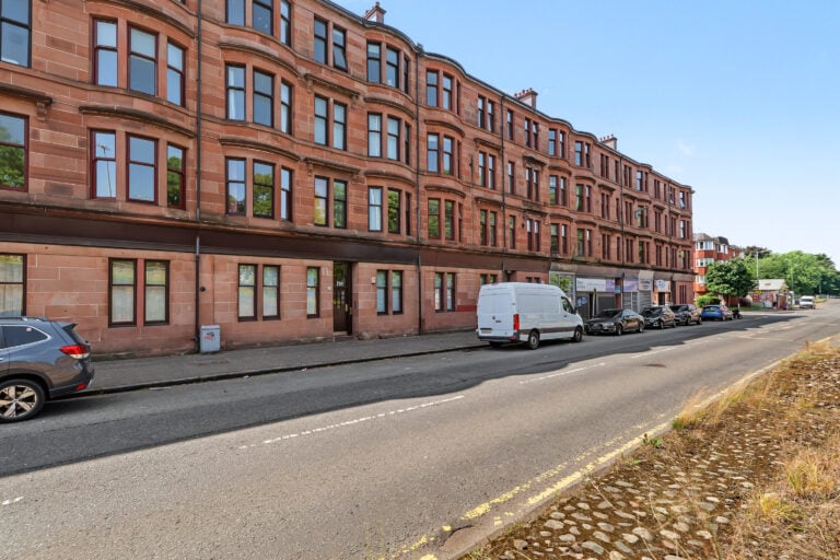 Dumbarton Road, Glasgow, G11