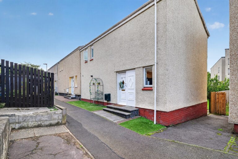 Meadow Path, Chapelhall, ML6