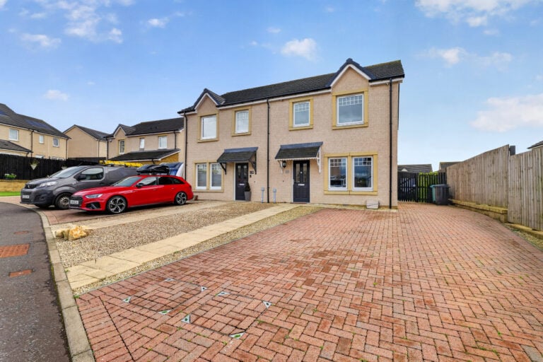 Longwalk Crescent, Glenboig, ML5