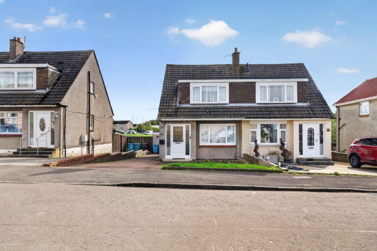 Lochearn Crescent, Airdrie, ML6